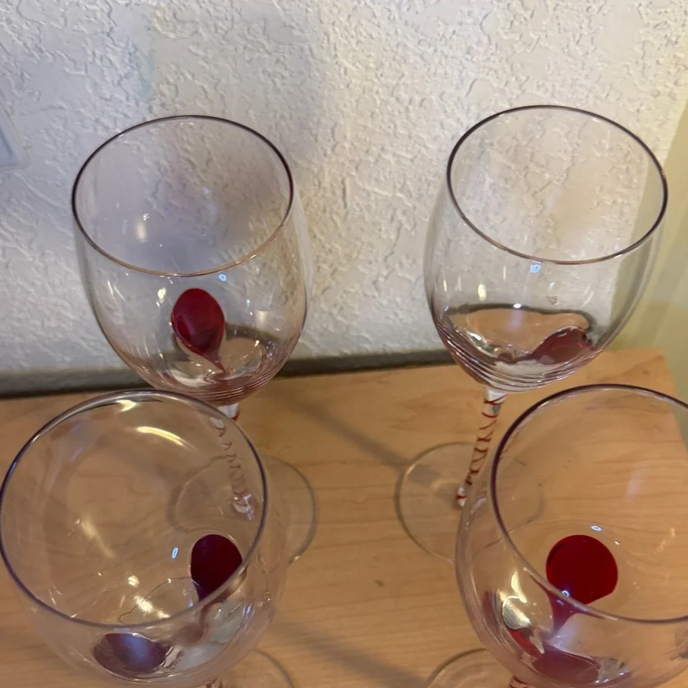 PIER 1 IMPORTS Clear Wine Glasses with Red & Green Stem – Set of 4